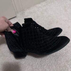 Jeffrey Campbell Sz 11 Women’s Black Velvet booties
